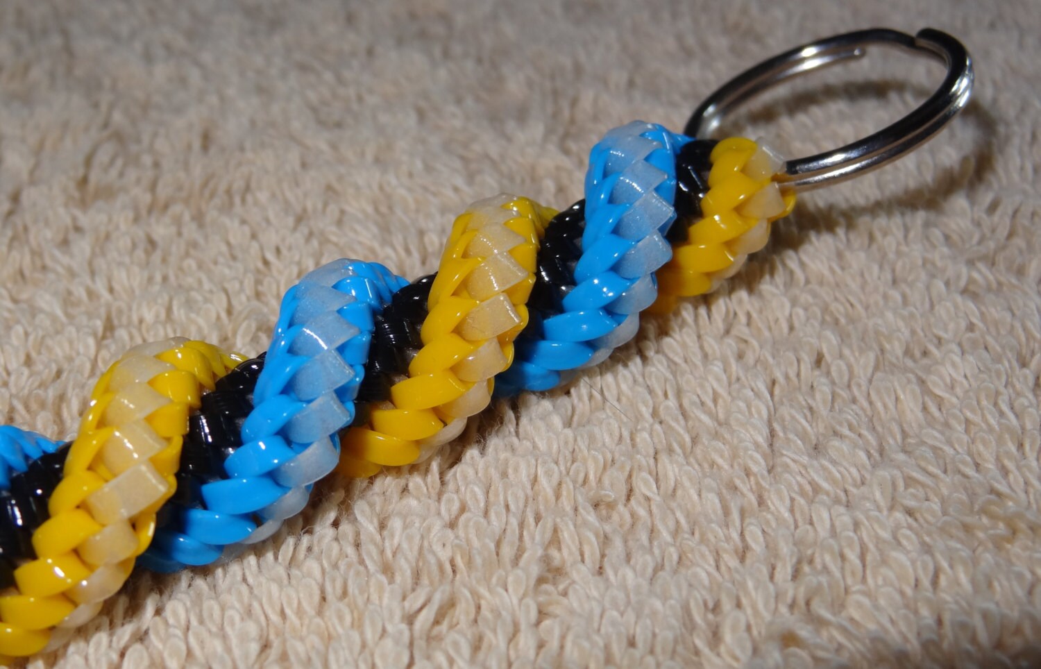 4 String Plastic Lace Keychain