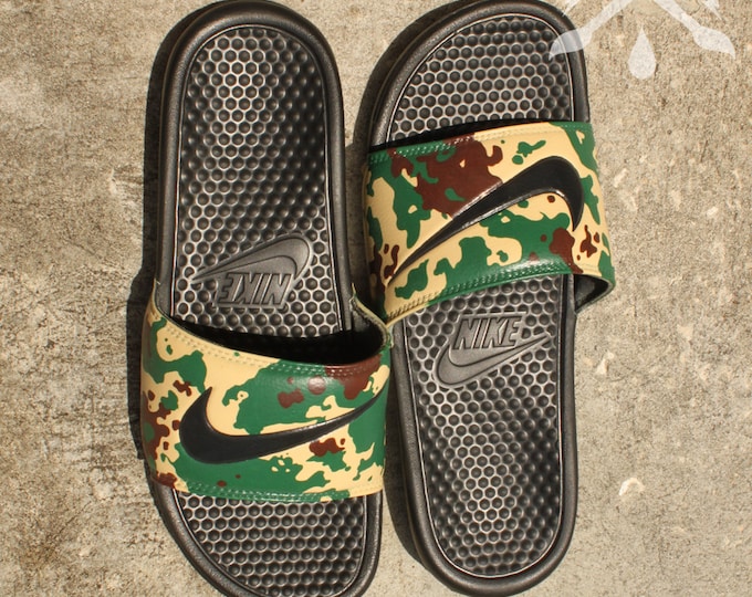 nike benassi camouflage slide sandals