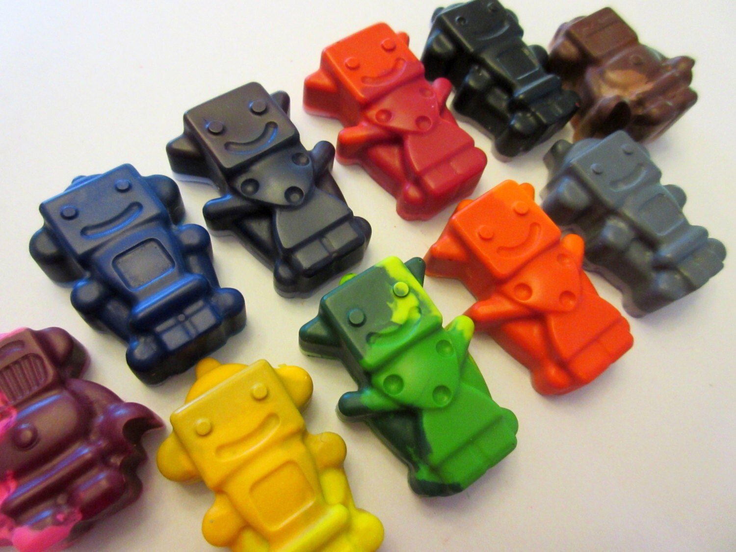 Set of 10 Colorful Robot Crayons