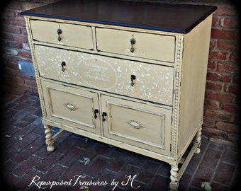 SOLD SOLD! Painted buffet / painted shabby chic buffet / distressed buffet / sideboard / buffet / antique buffet / shabby chic desk