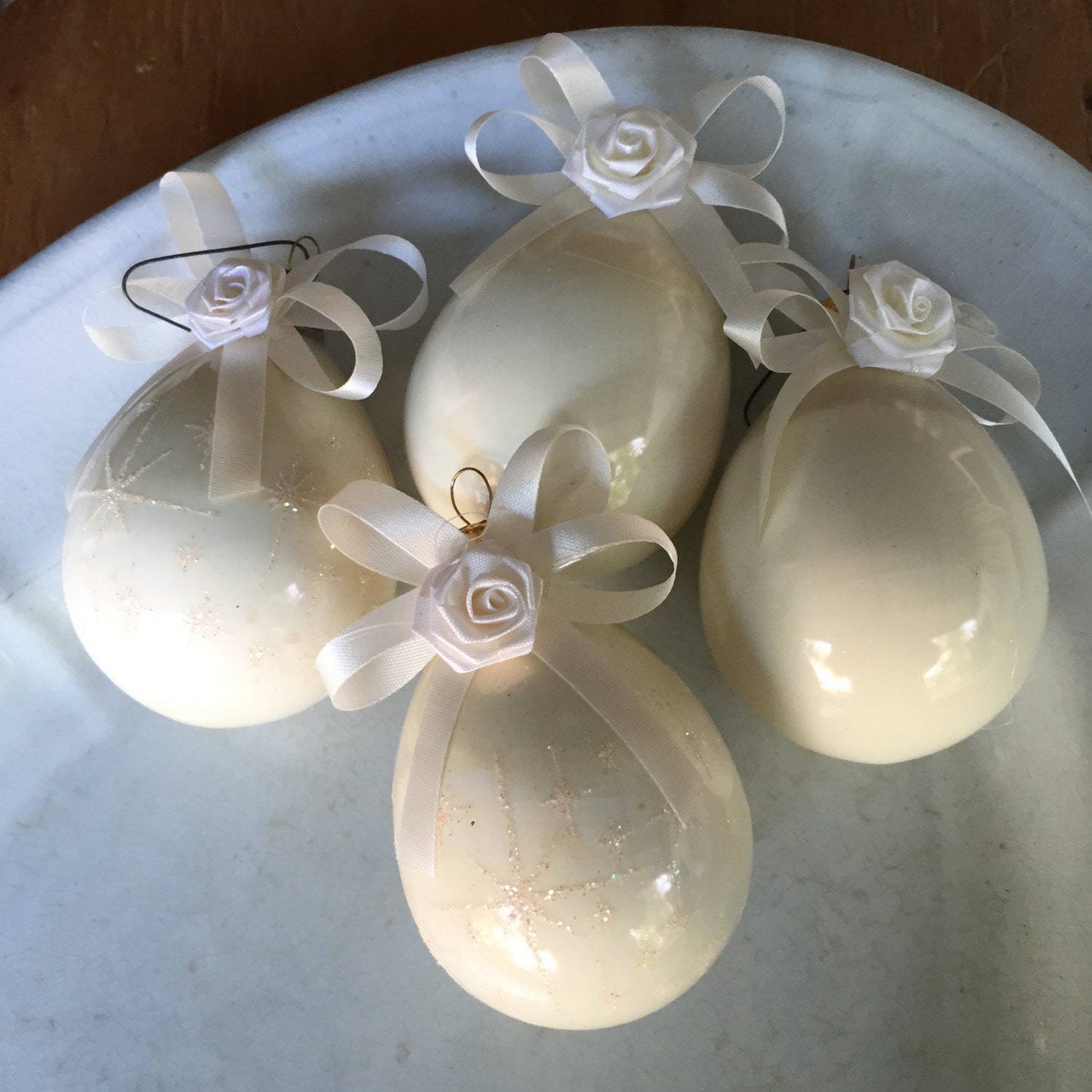 vintage christmas winter white glass ornaments by pincapallina vintage christmas winter white glass ornaments by pincapallina