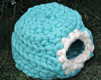 Cat Bed, Cat Cave, Chunky Cat Bed, Cat House, Cat furniture, Pet Bed, Cats, Cat Beds, Super Chunky Cat Bed