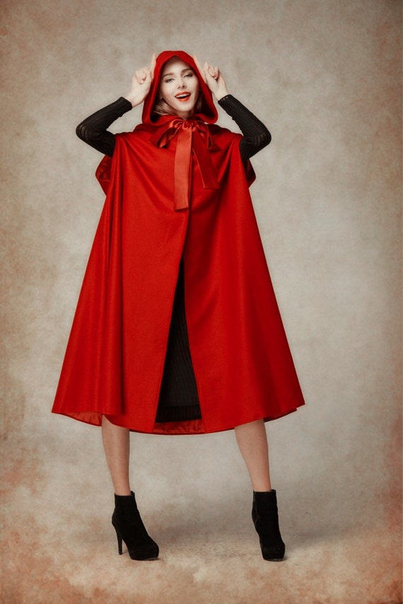 Box red wool coat with hood panties, Fendi t shirt black white eyes, how to make a cardigan smaller. 