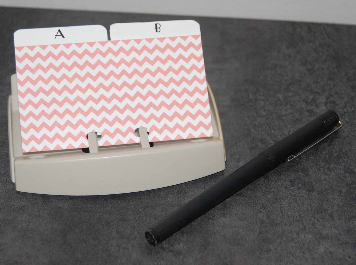Printable Rolodex Alphabet Dividers in Pink Chevron