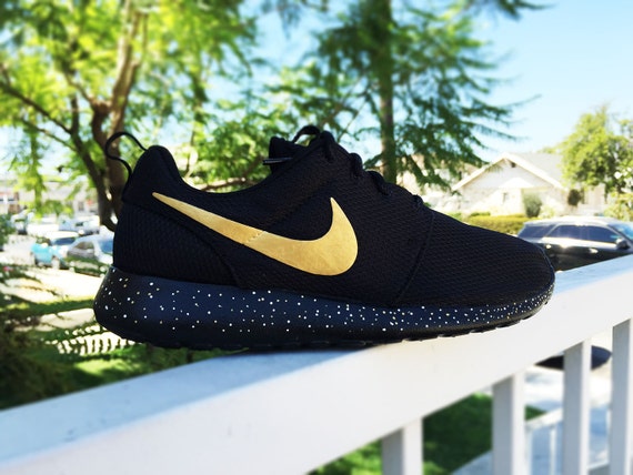Nike Roshe Run Gold Nike Roshe Run Gold