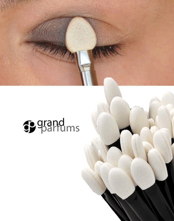 50 Disposable Eye Shadow Applicators Wand with by GrandParfums