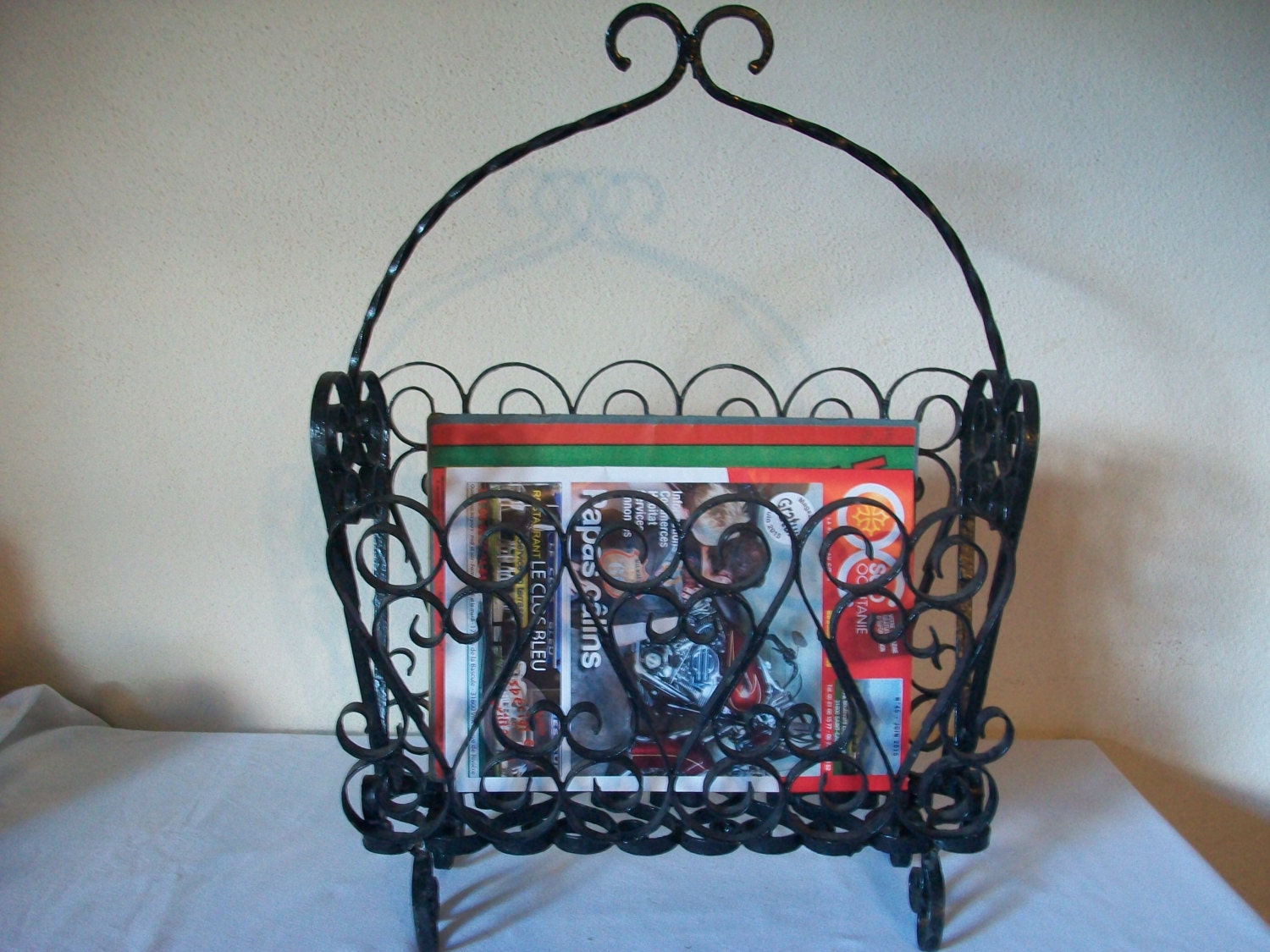 French Vintage Wrought Iron Magazine Rack//1970’s Magazine