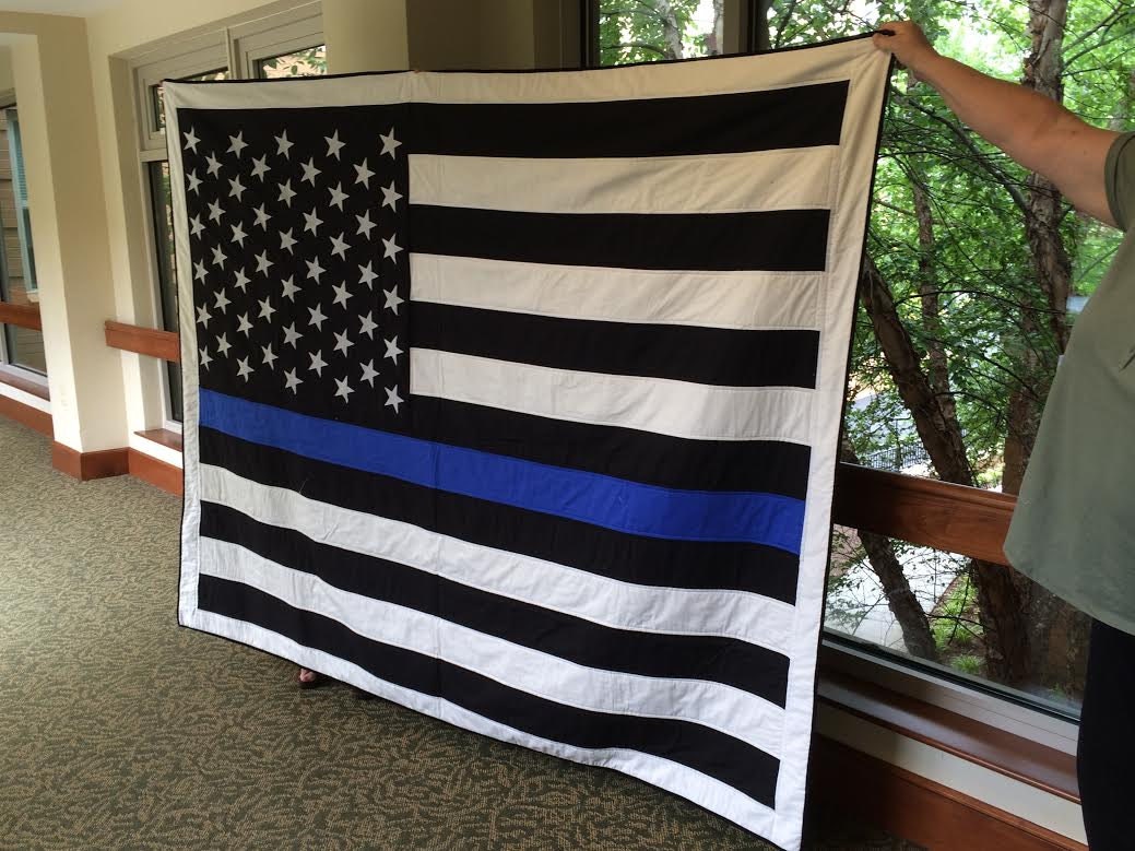 thin-blue-line-quilt