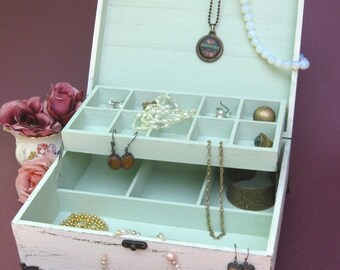 Wooden Jewelry Box Creamy-Dreamy "Shabby Chic" , jewelry cabinet, jewelry storage