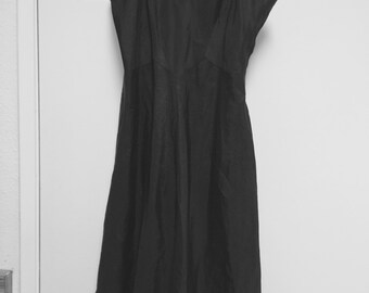 Taffeta ruffled slip petticoat/fits medium large-flounced hem/Charmode 50s Sears