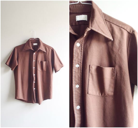 Vintage mens brown button up shirt / short sleeve collared tee