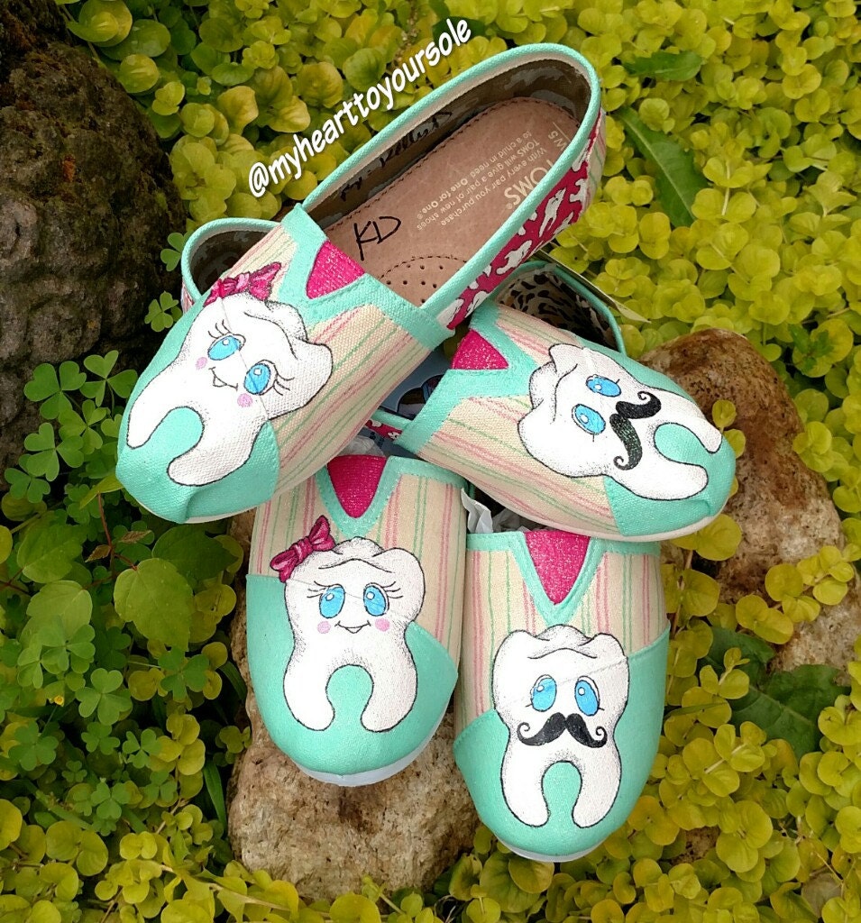 Price includes shoes. Teeth dentistry TOMS