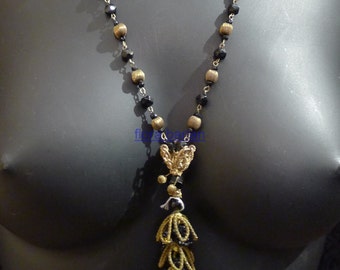 necklace with jet and metal vintage
