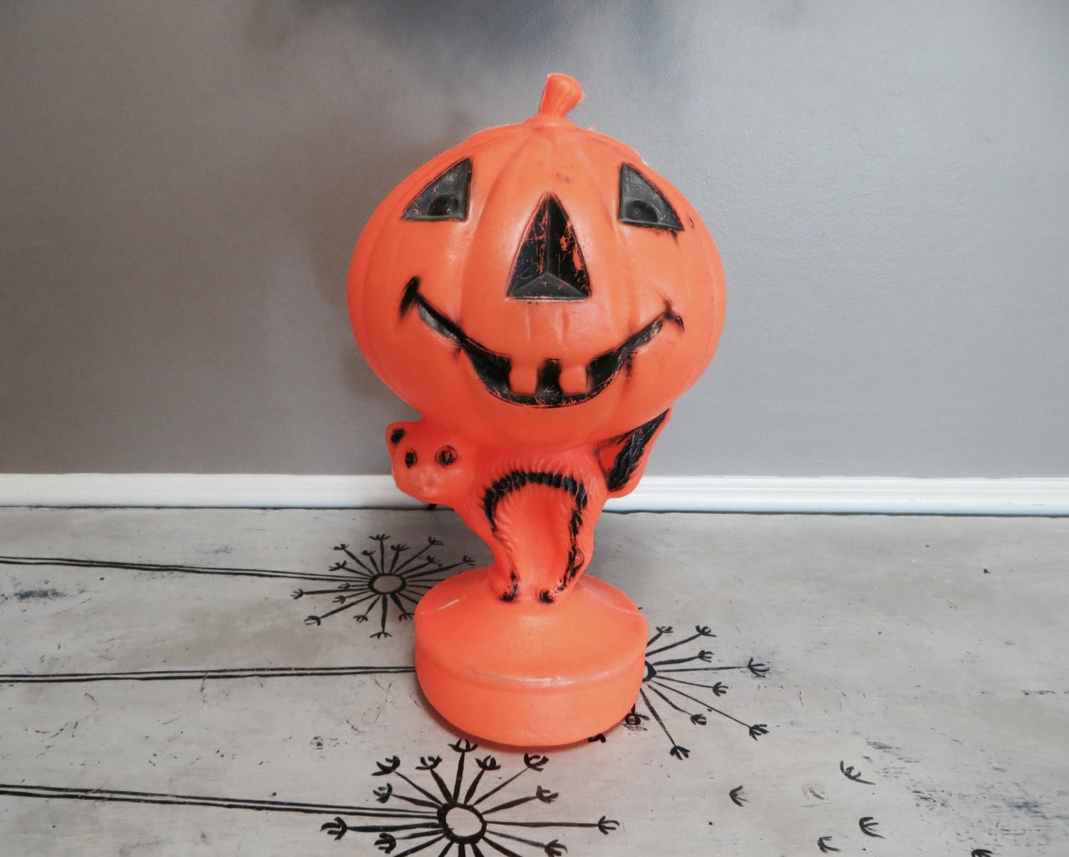 Plastic Pumpkin Lantern
 Vintage Plastic Light Up Pumpkin Halloween Jack o Lantern with