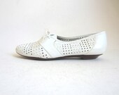 White leather oxfords / lace up oxfords / perforated shoes 7