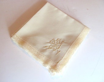 4 Cloth Napkins / Ecru with Embroidered Rose Cotton Blend Napkins