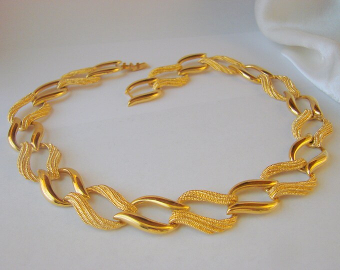 80s Vintage Napier Necklace / Designer Signed / Retro Modernist / Textured Gold Plate / Jewelry / Jewellery