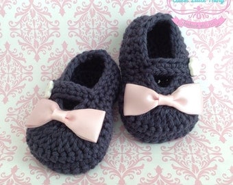 Crochet Baby Booties, Blue Crochet Booties with Pink bow, Mary Jane Baby Girl Booties, Baby Shoes