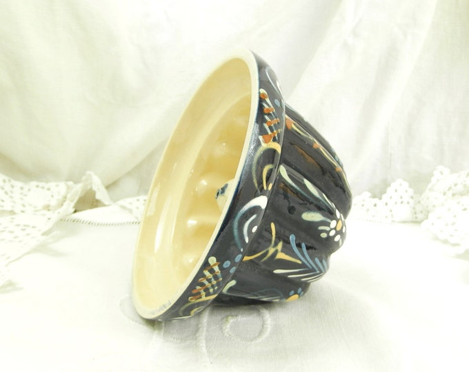 Small Vintage French Ceramic Kougelhopf Mold / French Country Decor / Farmhouse / Retro Vintage Home Interior / Kitchenalia / Kitchenware Small Vintage French Ceramic Kougelhopf Mold / French Country Decor / Farmhouse / Retro Vintage Home Interior / Kitchenalia / Kitchenware