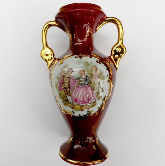 Limoges small urn vase La Reine Fragonard courting couple
