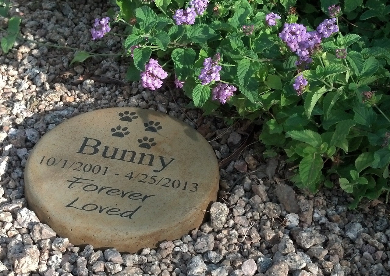 Custom Engraved Pet Memorial Stone 7.5 Diameter