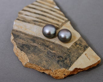 Loose pearl pairs, peacock pearl pairs, earring pairs, jewelry supply, supplies, destash, pearl earring pairs, freshwater button pearl pairs