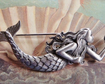 JJ Jonette Swimming Mermaid Holding Pearl Brooch Pin