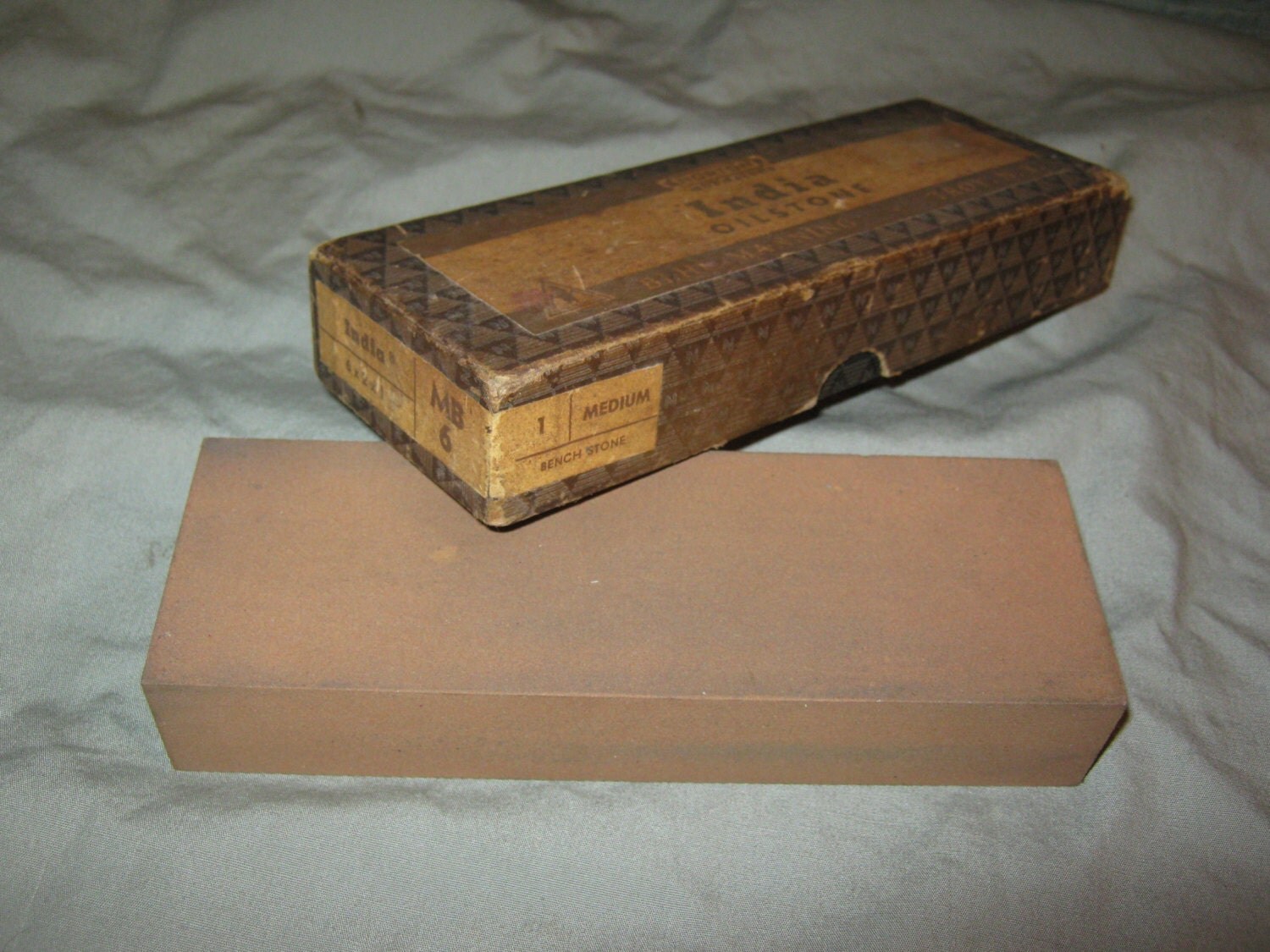 Vintage Norton Medium India Oilstone Sharpening stone or hone