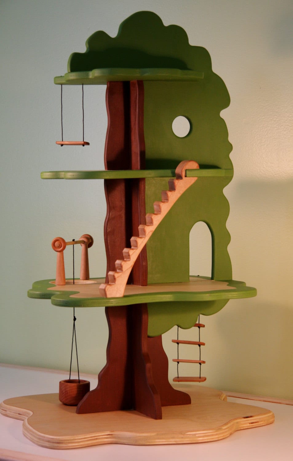 Tree houseFREE SHIPPING Doll house