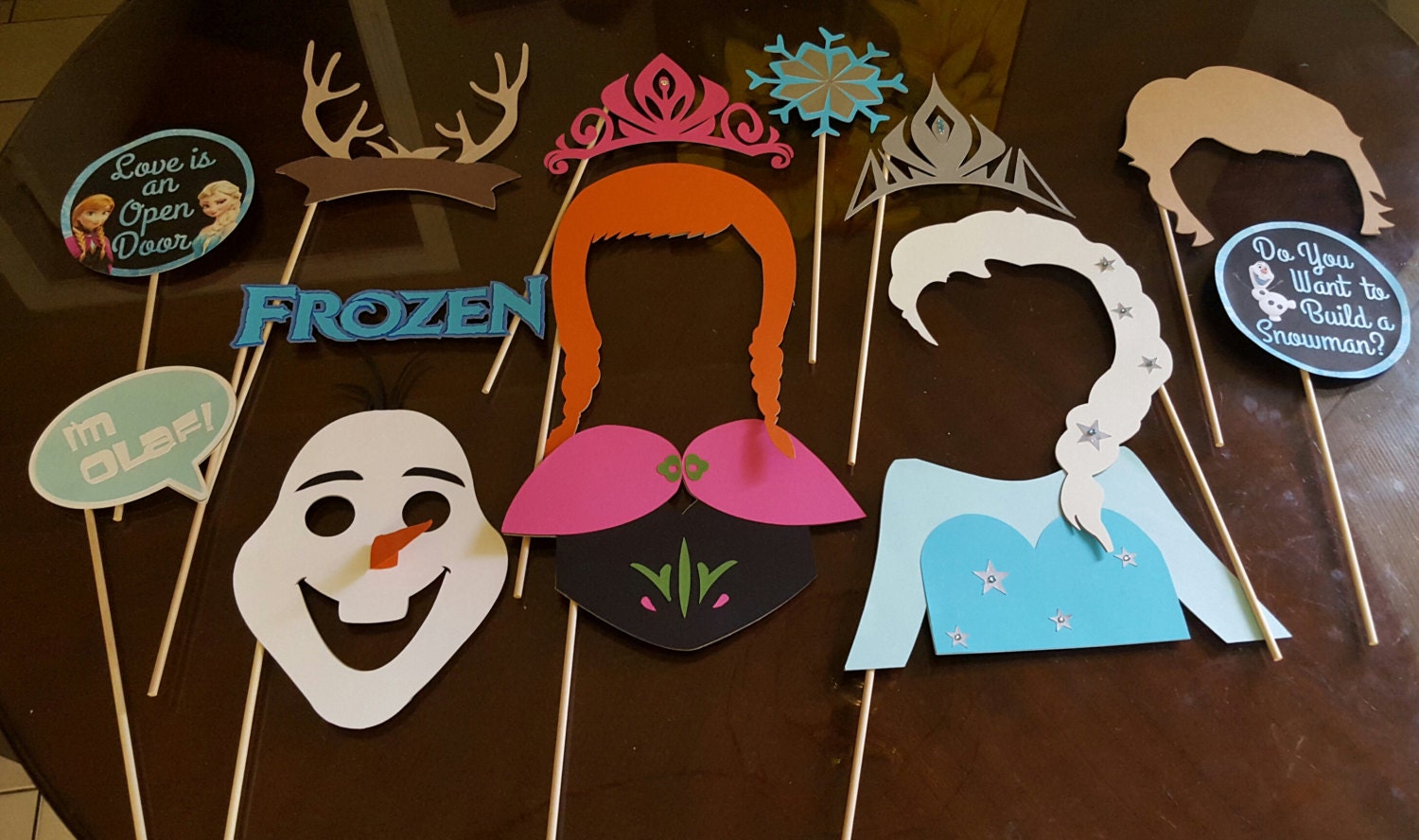 Frozen photo booth props / Frozen theme props