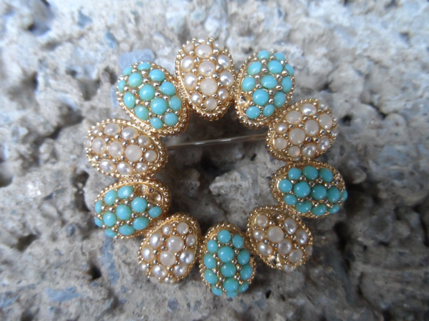 Vintage Ciner costume jewellery brooch American vintage