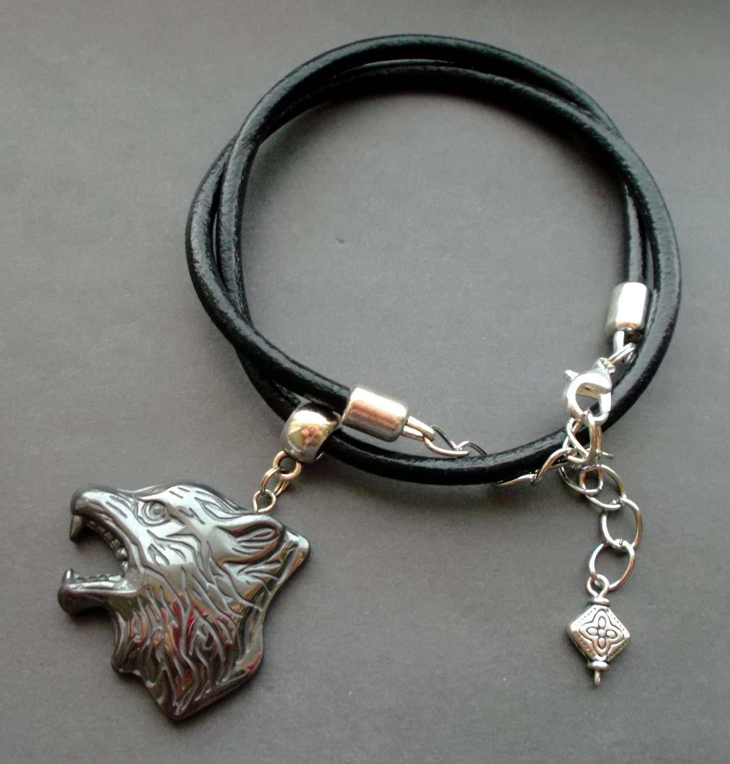pendant wolf head. necklace for