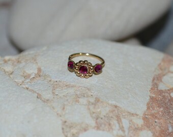 Ruby Flower NOSE RING // Gold Nose Ring Hoop - Conch Piercing - Septum Jewelry - Cartilage Earring Hoop - Tragus Jewelry - Helix Hoop 16g
