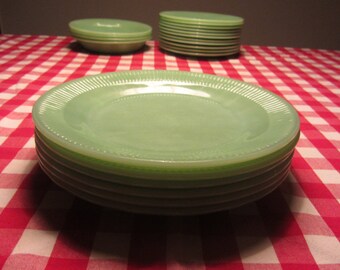 FIRE KING "Jane Ray" vintage Jadite dinner plate - 1950s
