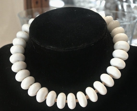 Chunky Milk Glass Necklace Choker 1940s Japan Beads Beaded Hand Knotted Strung Art Glass Milklgass Antique Wedding Bride Bridal Art Glass