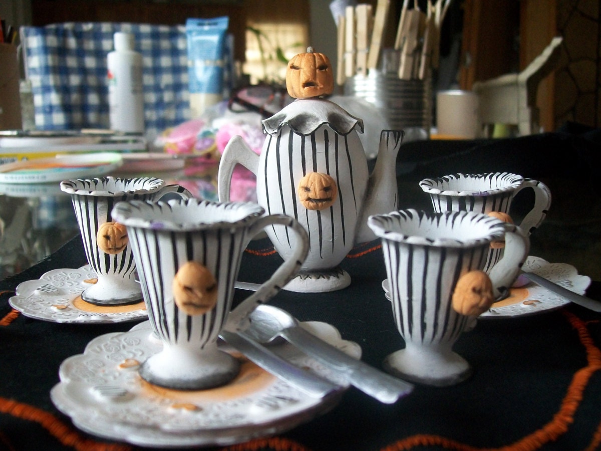 Halloween Pumpkin Dolls' Tea Set.