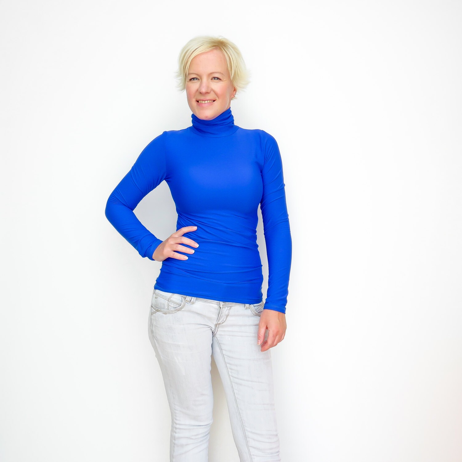 Blue womens sweater Stay warm, cozy in stylish sweaters and cardigans from vineyard vines. Buy high-quality cashmere, wool, and blended pullovers and ultra soft sweaters today.