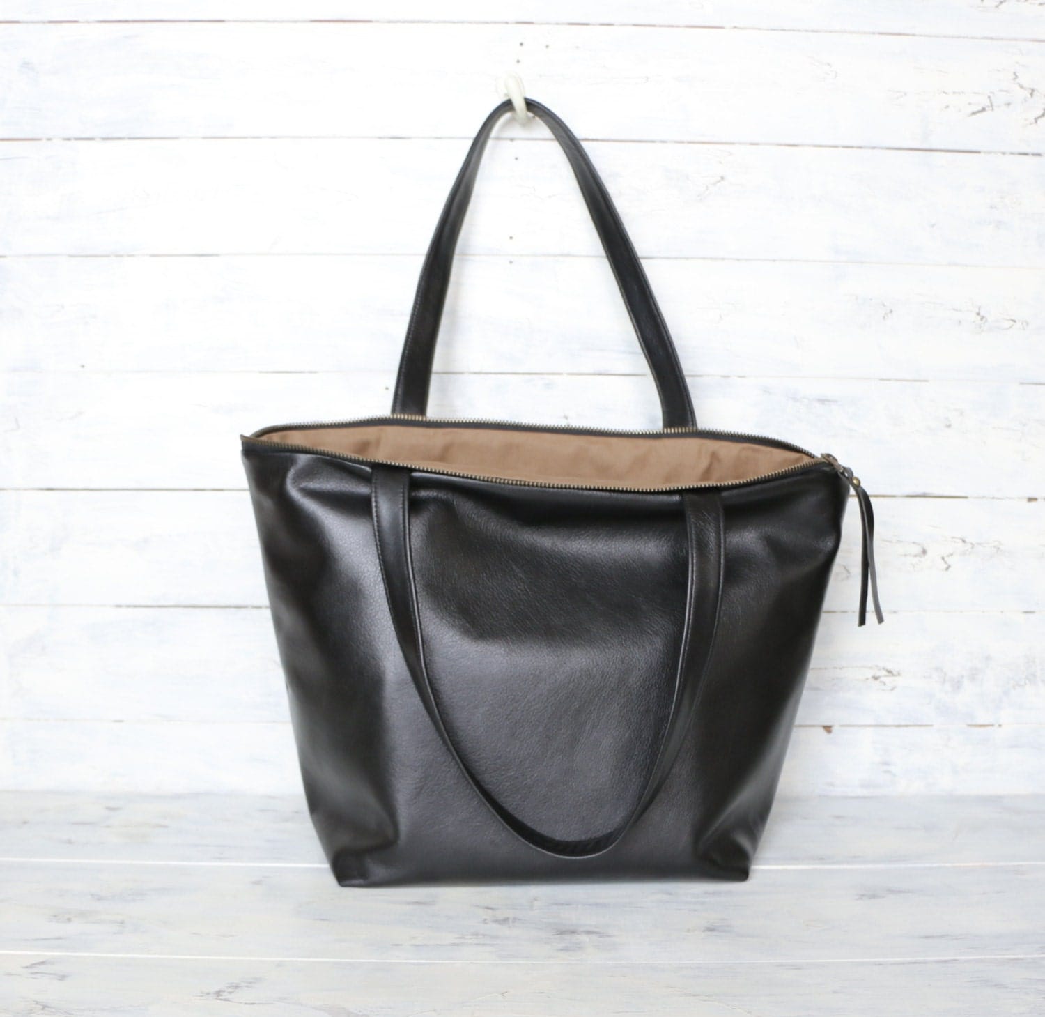 Italian Black zipper Leather Tote Bag /// Carryall Leather