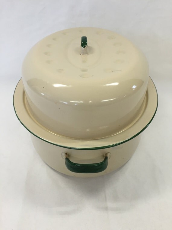 Vintage Enamelware Roasting Pan Cream And Green Enamelware.
