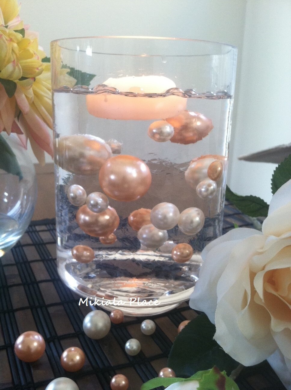 Elegant Floating Jumbo Pearls Ivory/Light Coral Vase
