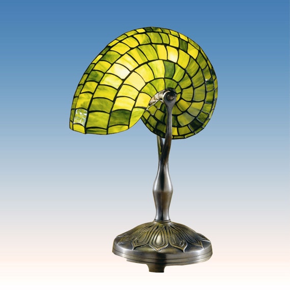 Snail Figurine, Stained Glass, Shell Lamp, Lamp Shade, Shell Decor, Tiffany Lamp, Table Lamp, Desk Lamp, Bedside Lamp, Nightstand Decor