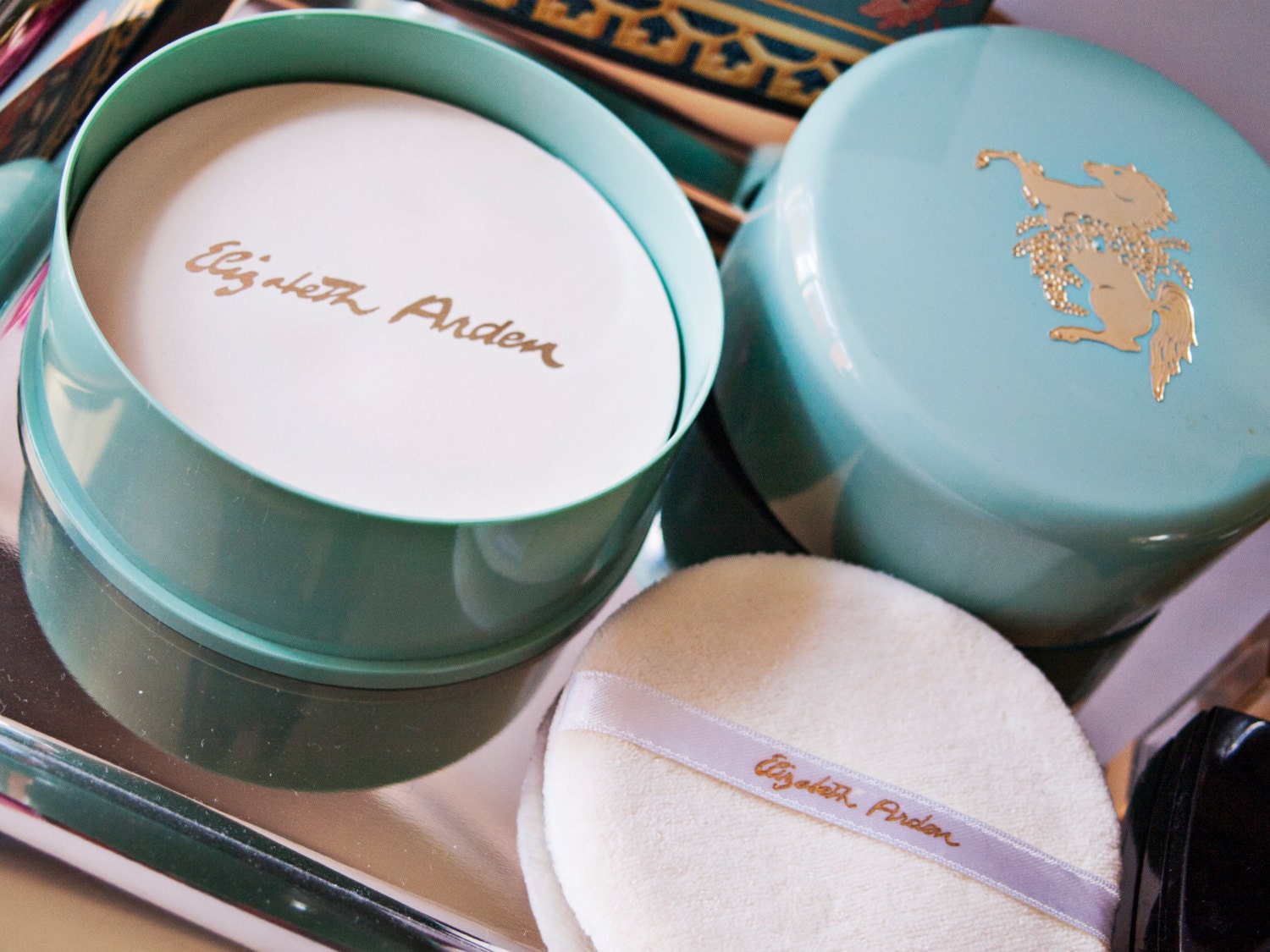 Vintage Elizabeth Arden Dusting Powder Blue Grass Ladies