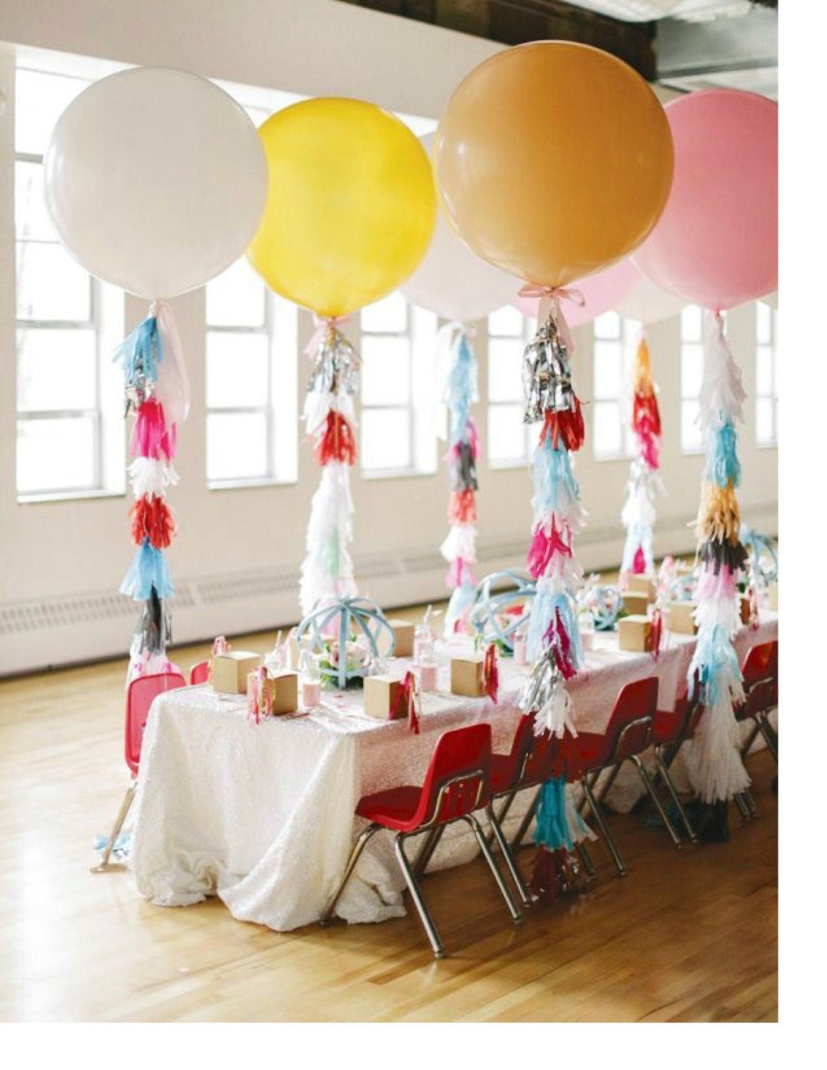 White Balloons / 4 Sizes / Latex / 36 Large Round Balloons