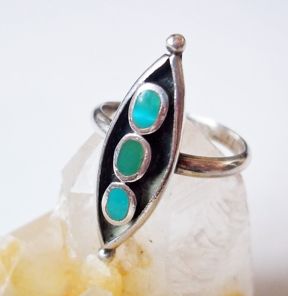 Vintage Sterling Silver and Turquoise Ring Three-Stone