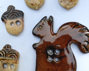 Squirrel & Acorns Button set