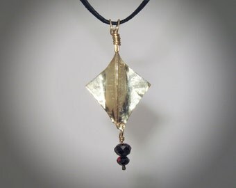 18 inch Reticulated Silver and Crystal Necklace by bwandh ...