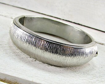 Vintage Silver Bangle Bracelet, Modern Textured Bracelet, Hinged Bangle Bracelet, Clamper Bracelet, 1950s 1960s Vintage Costume Jewelry