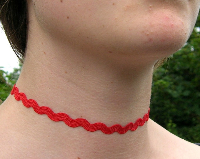 Wave tattoo choker necklace,red, zig zag, Ric Rac ribbon with a width of 5/16” Ribbon Choker Necklace (pick your neck size)