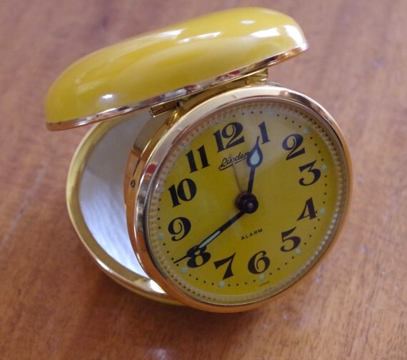 Vintage Mod Yellow Linden Wind Up Folding Travel Alarm Clock