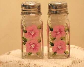PINK PANSY salt and pepper shakers